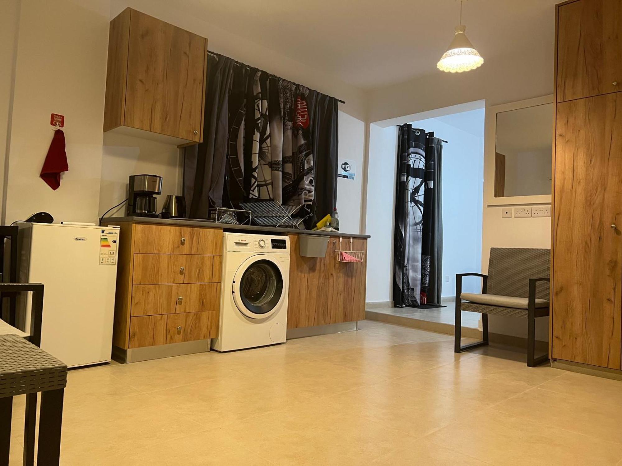 Charalambous Apartment Paphos ภายนอก รูปภาพ