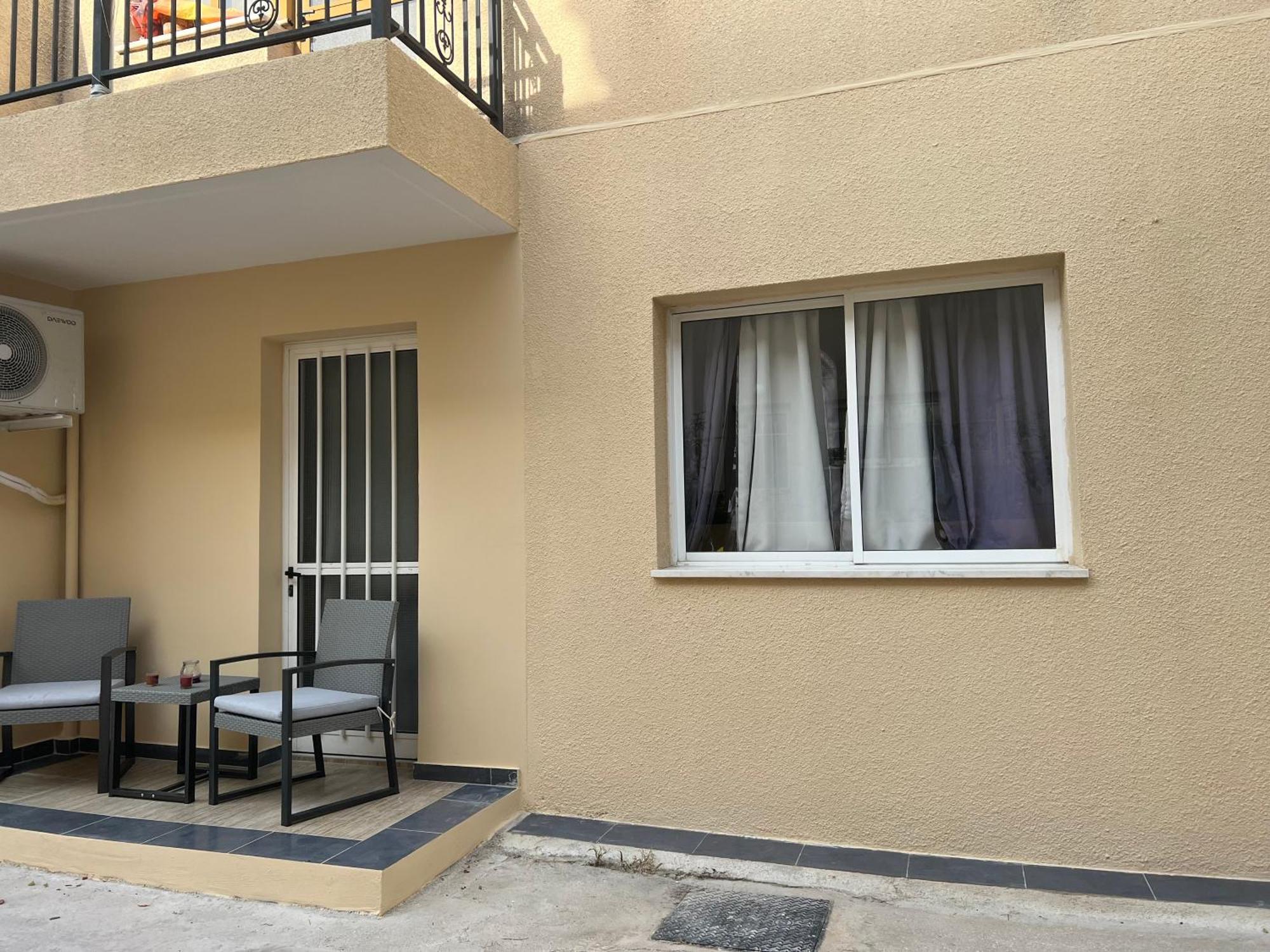 Charalambous Apartment Paphos ภายนอก รูปภาพ