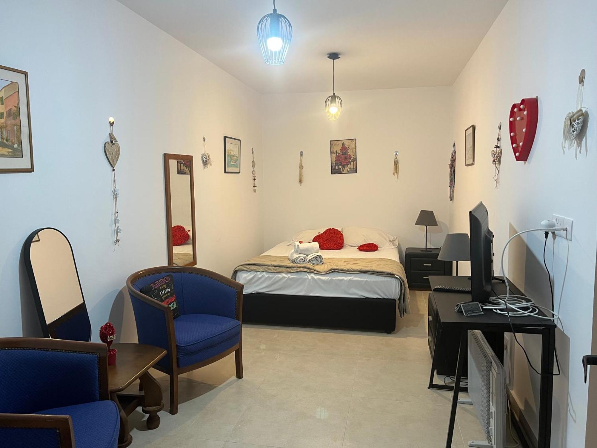 Charalambous Apartment Paphos ภายนอก รูปภาพ