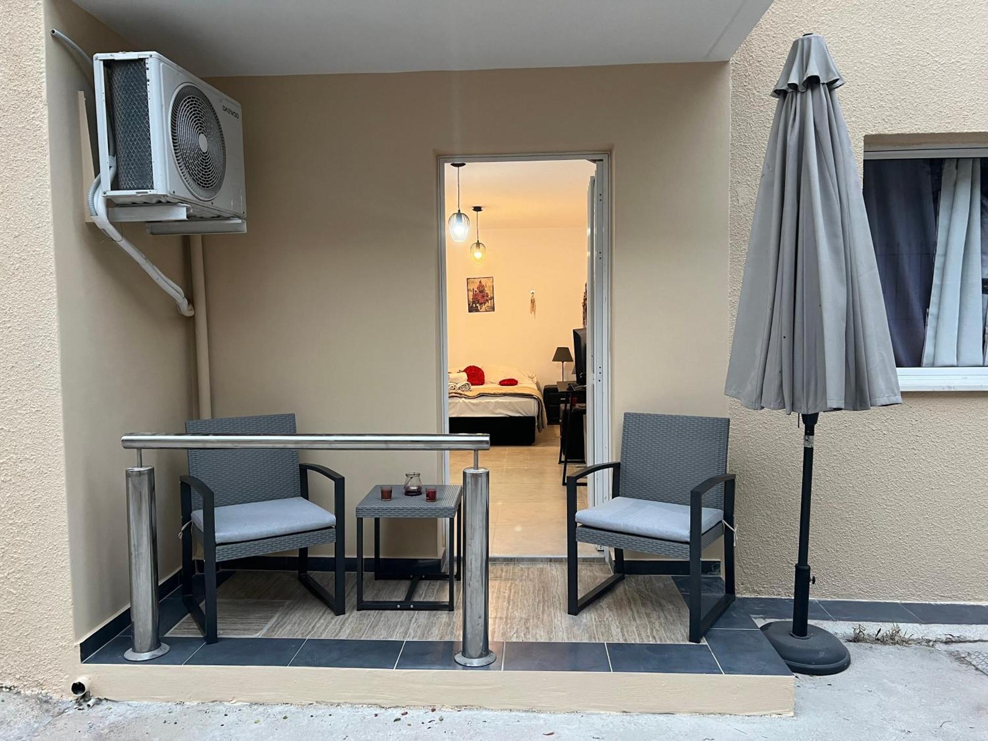 Charalambous Apartment Paphos ภายนอก รูปภาพ